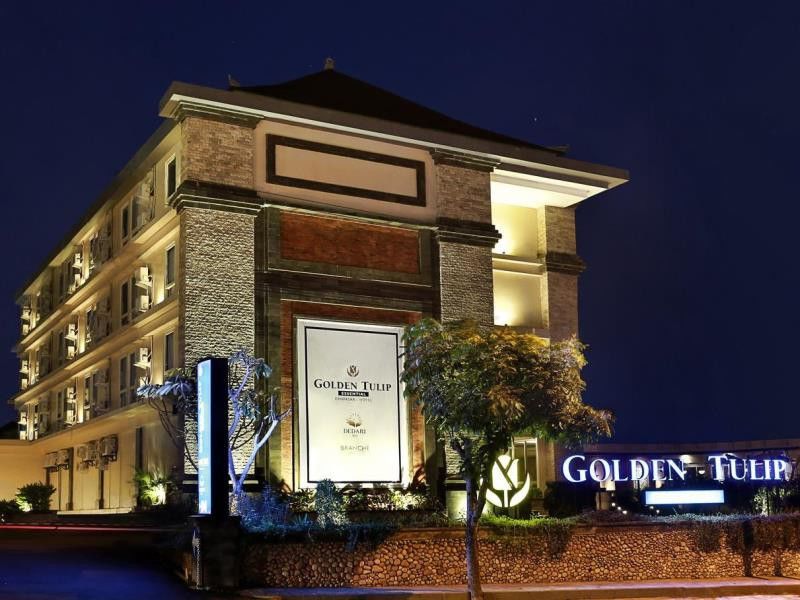 登巴萨金色郁金香基本酒店 丹帕沙 外观 照片